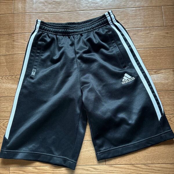 adidas ハーフパンツ 黒 スポーツウェア トレーニングウェア