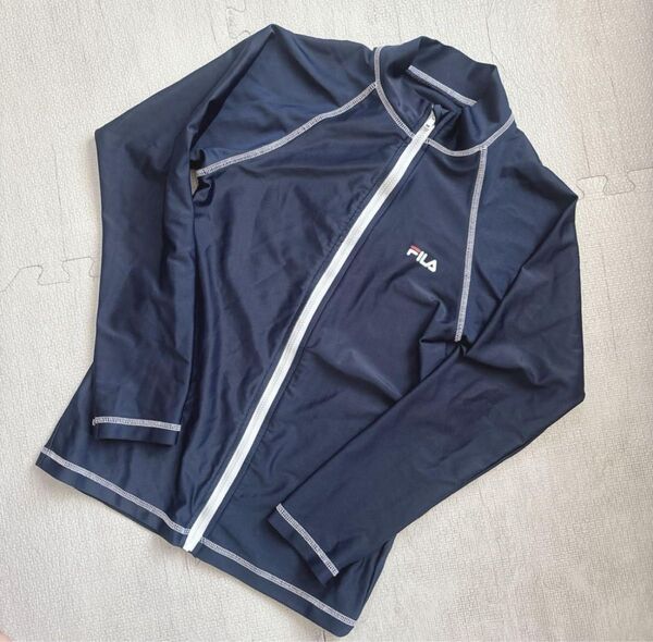 新品未使用 FILA フィラ 紺 ネイビー ラッシュガード 150cm S 水着 子供 キッズ ガールズ レディース
