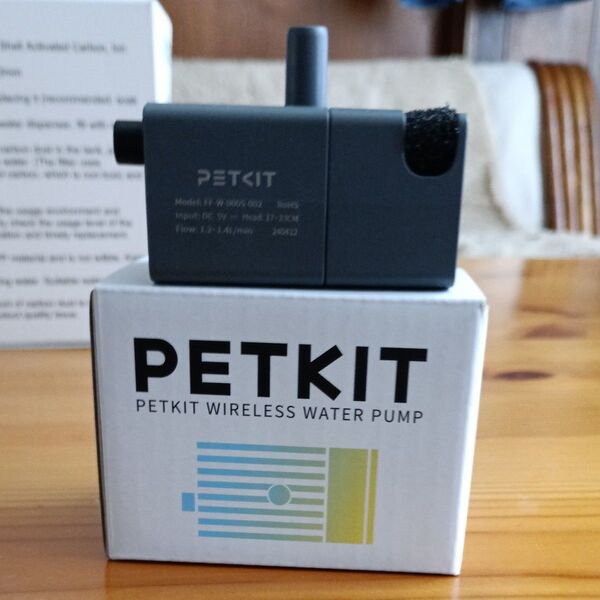Petkit犬猫用給水器の交換用ワイヤレスポンプ単体1個と互換性給水器フィルター5個