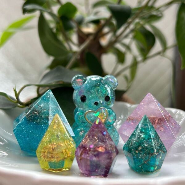 オルゴナイトまとめ売り6個 可愛いクマ 水晶 天然石 レジン 置物 オブジェ 開運 さざれ石 パワーストーン