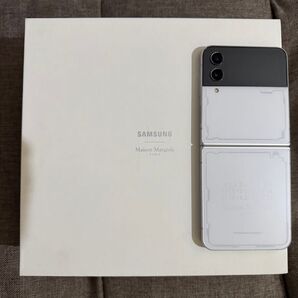 Galaxy Z Flip4 Maison Margiela Edition
