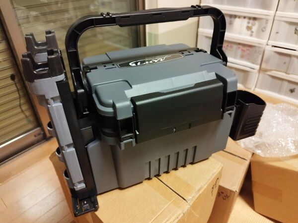 ★☆タックルボックス ロッドホルダー2本+ドリンクホルダー付 グレー ※追加オプション有り