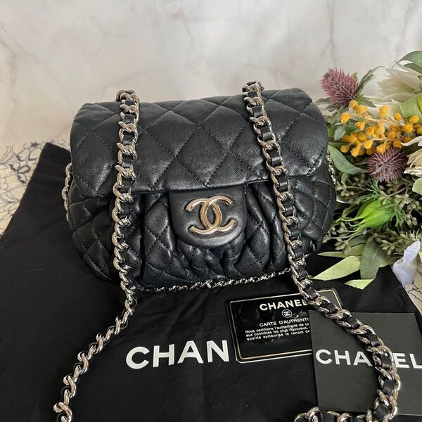 CHANEL シャネル【美品】チェーンアラウンド マトラッセ ショルダーバッグ