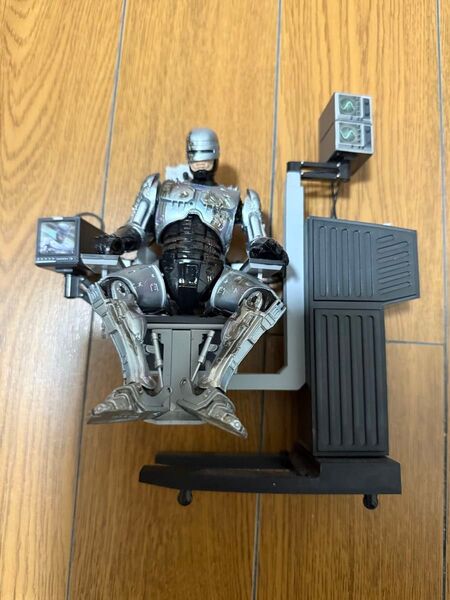 NECA ネカ バトルダメージ ロボコップ ドッキングステーション フィギュア アレックス マーフィROBOCOP