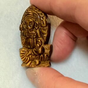 黄金に輝くガネーシャ! タイガーアイ 強シラー 置物 穴なし 金運 財運 置物 天然石