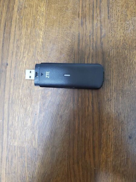 ジャンクZTE MF833V 4G LTE USBモデムドングル IoTデバイス LiveU対応