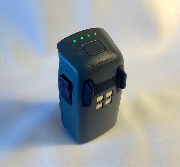 DJI Spark スパーク バッテリー DJI純正 美品中古 (充電回数4回) 充電、ドローン飛行確認済