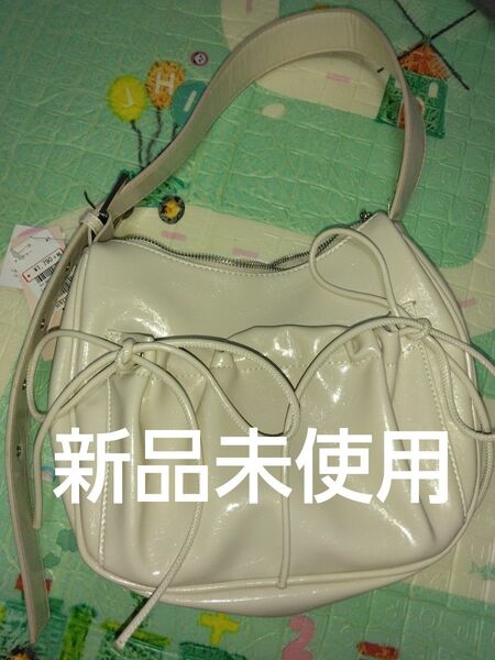 クーポンで500円引き!新品未使用 ショルダーバッグ レディース ハンドバッグ サイズ22×24㎝ マチ5㎝ 肩掛けカバン 婦人