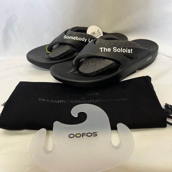 新品 タカヒロミヤシタザソロイスト× oofos リカバリーサンダル 黒US10