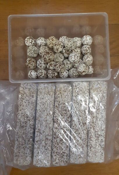 中古品 納豆菌ろ材角10本、丸個20個