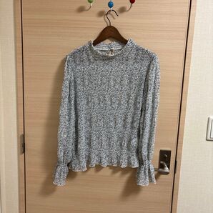 最終価格 Discord ディスコード小花柄長袖シアーブラウス 薄手涼しいふんわり素材