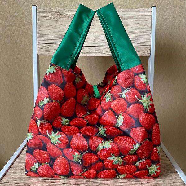 エコバッグ ハンドメイド コンビニ お弁当 折り畳み 撥水 コンパクト 莓 緑 ストロベリー