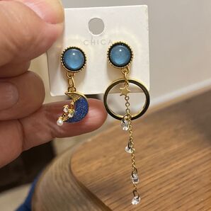 アシンメトリー 月 ピアス