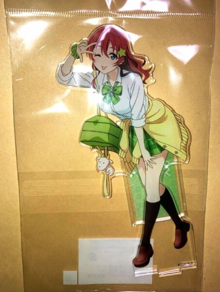 ラブライブ 虹ヶ咲 ギャル 制服ver. エマ・ヴェルデ アクリルスタンド