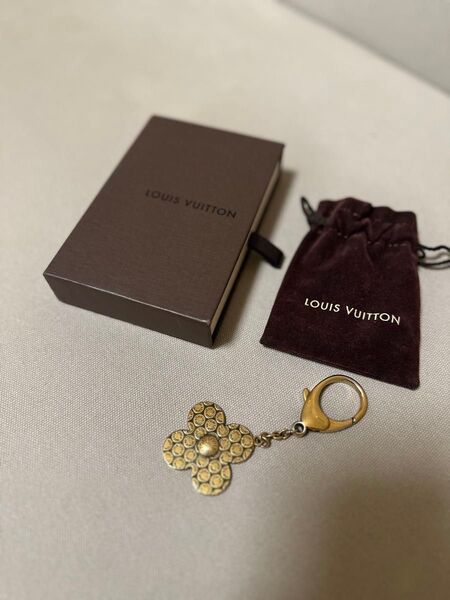 LOUIS VUITTON ルイヴィトン キーチェーン キーホルダー チャーム