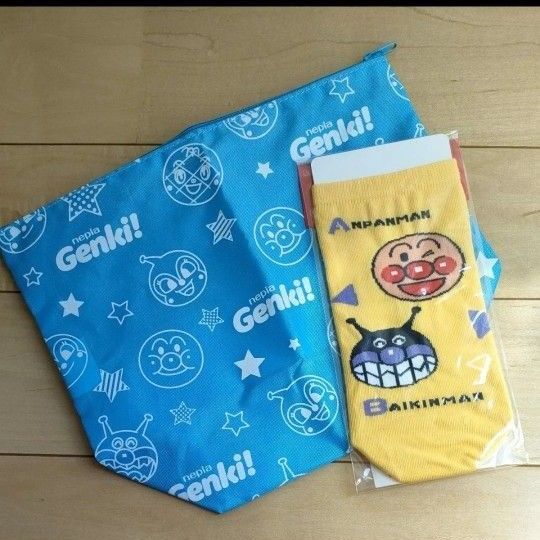 新品 非売品 それいけアンパンマン★オムツ着替入れポーチ&ペットボトルカバー★ ベビーお出掛けセット