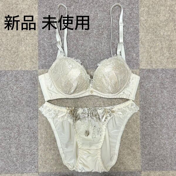 新品 未使用 タグなし 補正下着 ブラショーツセット ブラジャーA70 ショーツMサイズ