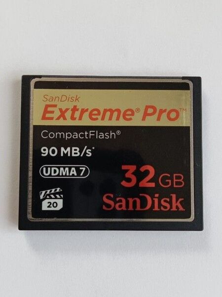 32GB コンパクトフラッシュカード 90MB/S SanDisk Extreme Pro