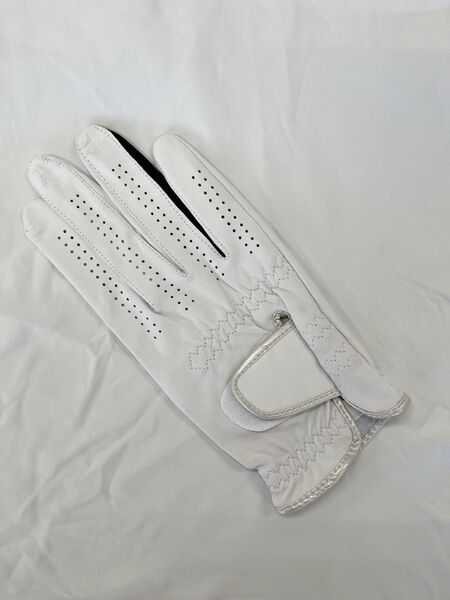 天然皮革 ゴルフグローブ シルバー 右手 21cm〜26cm 1枚をお選び下さい 羊革 ゴルフ グローブ 白 ホワイト 手袋