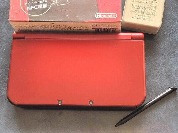 【液晶美品】New ニンテンドー3DS LL メタリックレッド 本体 IPS液晶 専用充電器付き