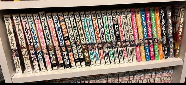 ゴールデンカムイ1〜24巻27〜31巻 1冊450円 欲しい巻数を連絡下さい。