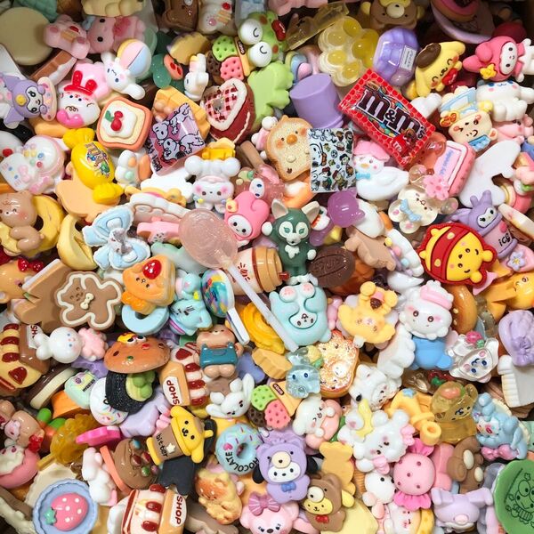 デコパーツ まとめ売り 大量 ◎約1900個・4kg以上