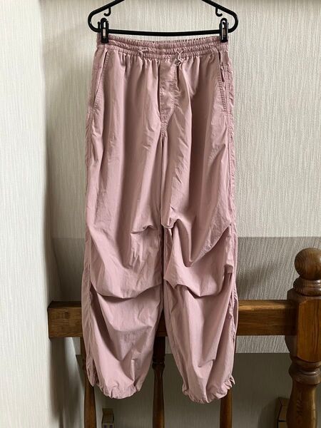 軽い★ユニクロ ピンク系ナイロンパラシュートパンツM★