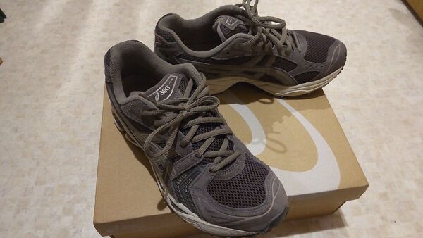 美中古☆asics GEL KAYANO 14 ゲルカヤノ 26.5cm
