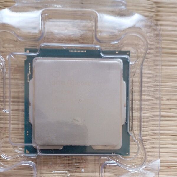 Core Intel CPU LGA1151 i7 9700 動作品 インテル 本体のみ