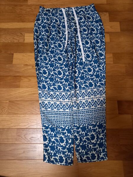 フェリシモ レディース パンツ 総柄 青系
