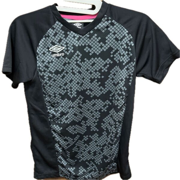 umbro サッカーシャツ ブラック×グレー 160サイズ スポーツウェア