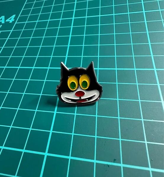 supreme Mad Cat ピンバッジ