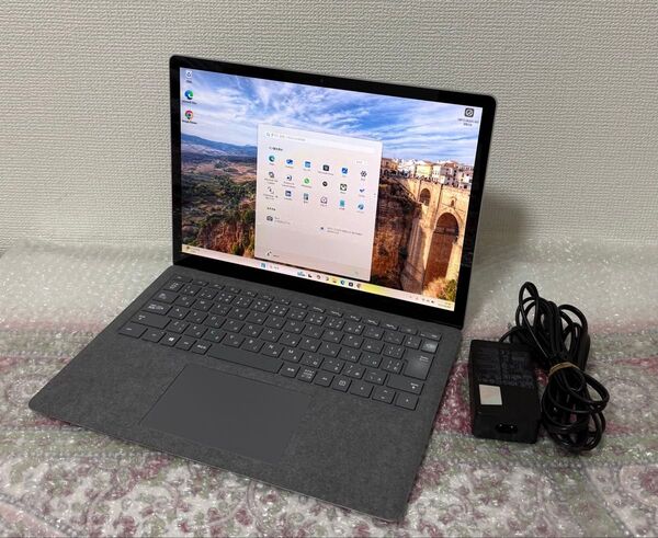Surface Laptop 3 (1867) 10世代 Core i5 Ram 8GB M2. 256GB