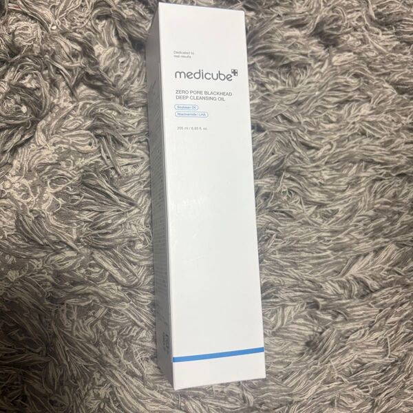 【新品未開封】メディキューブ ゼロ毛穴クレンジングオイル 205ml medicube