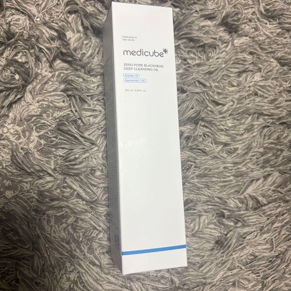 【新品未開封】メディキューブ ゼロ毛穴クレンジングオイル 205ml medicube