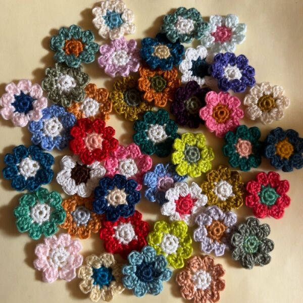 お花のかぎ針編みモチーフ40枚① ハンドメイド レース編み かぎ編み手編み モチーフ
