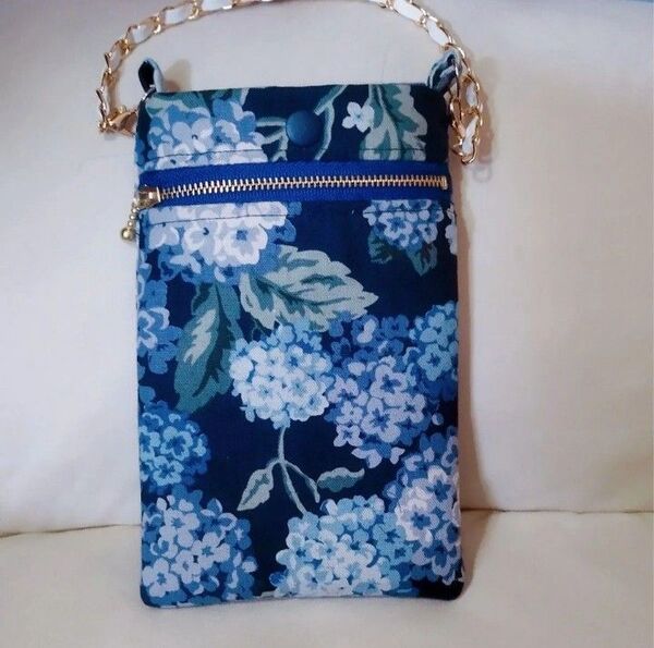 ネイビーブルー 紫陽花 花柄ポーチ アジサイ スマホショルダー スマホポーチ ハンドメイド フラワー サコッシュ