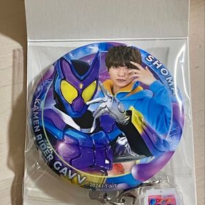 仮面ライダーガヴ トレーディングチャーム付き缶バッジ ショウマ ポッピングミゴチゾウ