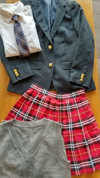 【美品】制服セット 女子 ブレザー シャツ ネクタイ スカート ベスト 5点セット(オマケも付くかも)さらに特典も!!