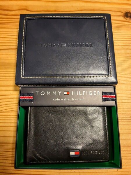 TOMMY HILFIGER 2つ折り財布 レザー ブラック 中古品