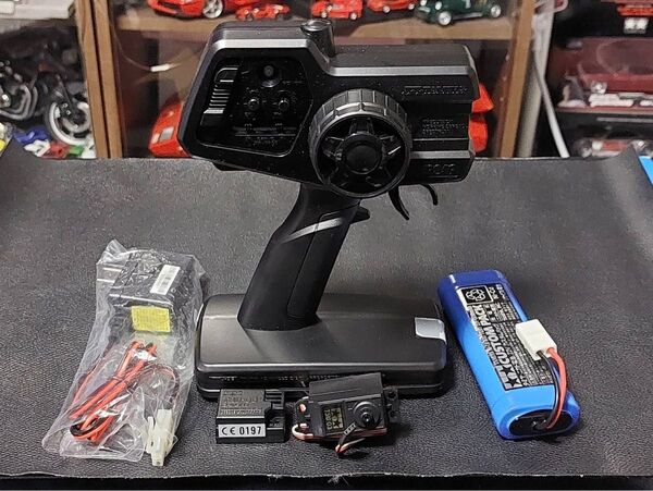 タミヤ ファインスペック2.4G プロポ・受信機・サーボ・バッテリー・充電器