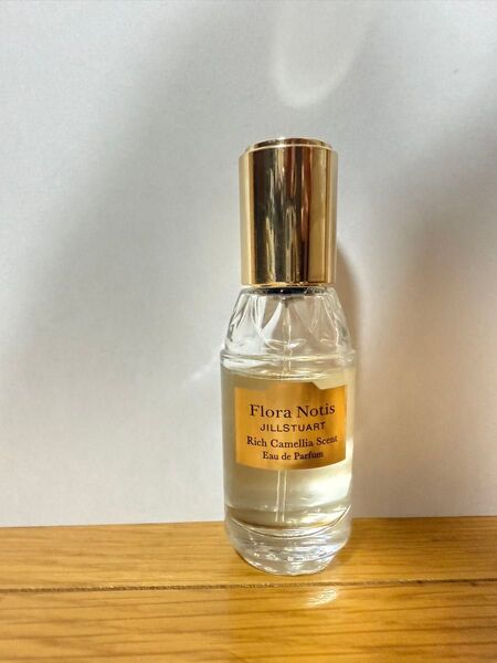 フローラノーティスジルスチュアート リッチカメリア オードパルファン 20ml