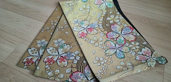 袋帯 黒 金 花柄 金糸刺繍 現代 派手 振袖 ゴールド 振袖帯 六通柄袋帯
