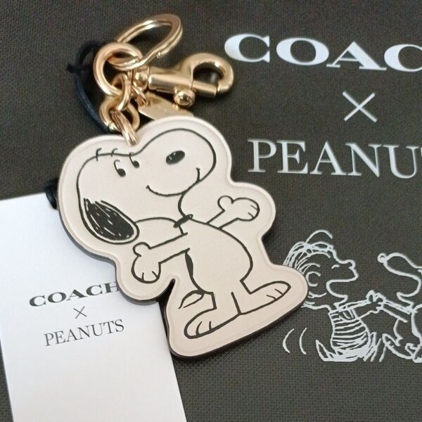 COACH PEANUTS スヌーピー バッグ チャーム 新品 紙袋付き