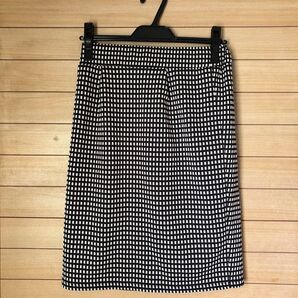 ポーチとセット スカート 膝丈 モノトーン チェック ウエストゴム L 美品 ワールド 高見え