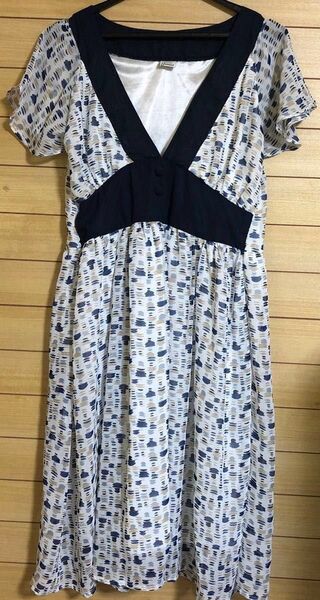 ワンピース 半袖 ひざ丈 白 柄物 裏地付 涼しい 透けない シフォン 半袖ワンピース 美品 リゾート 海