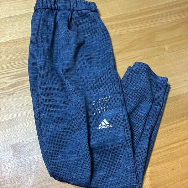 adidas パンツ