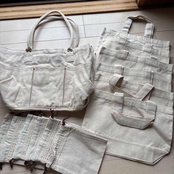 ニトリ手提げバック、他トートバッグ小、巾着