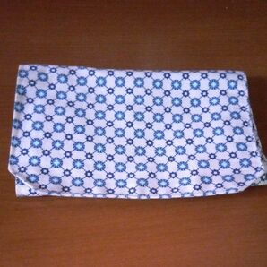 ハンドメイド 巾着袋 白×青 幾何学模様