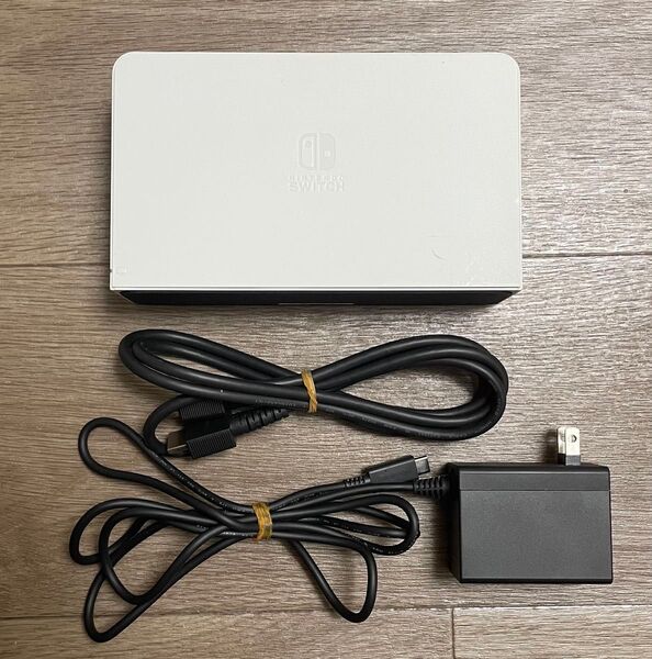 【美品/送料無料】Nintendo Switch ニンテンドースイッチ ドックセット 有機EL付属モデル 白 最安値 値下不可